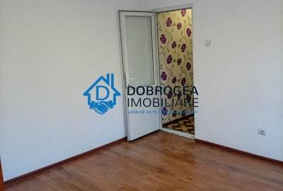 Apartament cu 3 camere semidecomandat în 23 August - 2