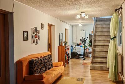 Casă cu Teren 307 Mp în Central - 4