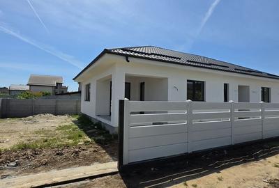 Casă cu 4 camere cu Teren 400 Mp în Domnești - 1