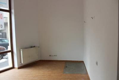 Spațiu comercial, de 70 mp, în P-ța Galați