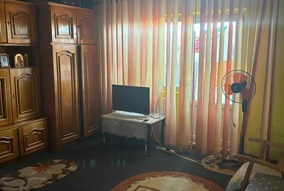 Garsonieră decomandată în 1 Decembrie