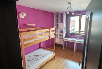 Apartament cu 3 camere decomandat, mobilat în Tractorul - 12