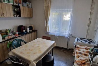 Apartament cu 2 camere decomandat în Cornitoiu