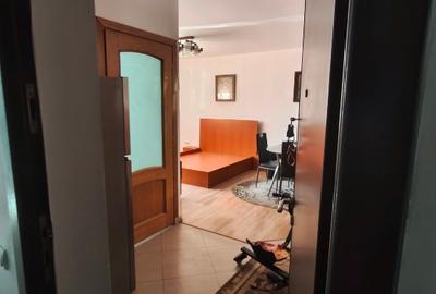 Garsonieră decomandată în Fundeni