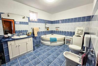 Casă cu 5 camere cu Canalizare în Prundu - 1