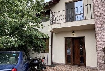 Casă cu 4 camere decomandat în Lunca Cetățuii