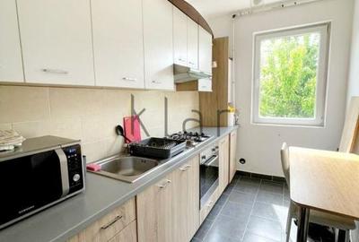 Apartament cu 3 camere semidecomandat în Andrei Mureșanu