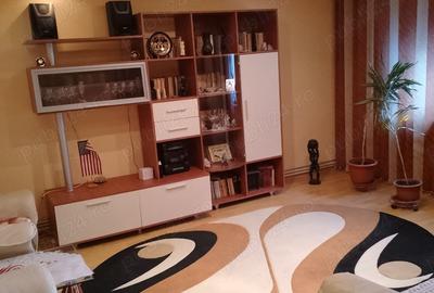 Apartament cu 3 camere decomandat în Tisău - 2