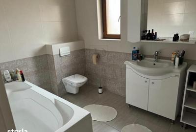 Casă cu 4 camere cu Teren 300 Mp în Central - 14