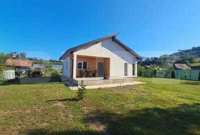 Casă cu 3 camere cu Teren 841 Mp în Ceuaș