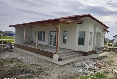 Casă cu 3 camere cu Teren 500 Mp în Tărtășești