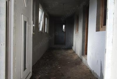 Casă cu 5 camere cu Teren 4316 Mp în Câlnic - 4
