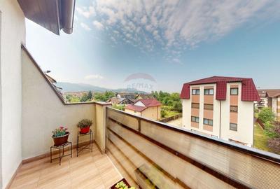 Apartament cu 2 camere decomandat în Tractorul - 13