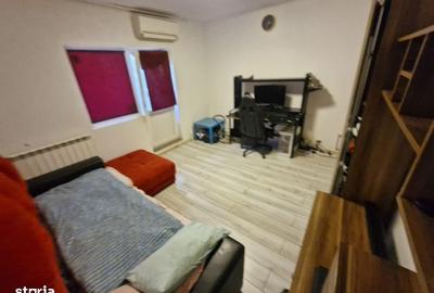 Apartament cu 3 camere decomandat în Vitan