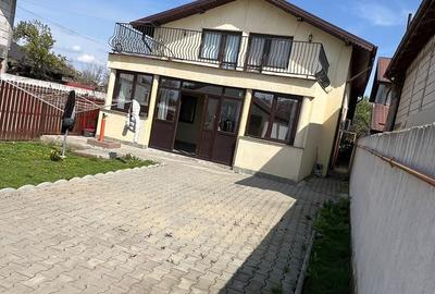 Casă cu 4 camere în Dudu - 1