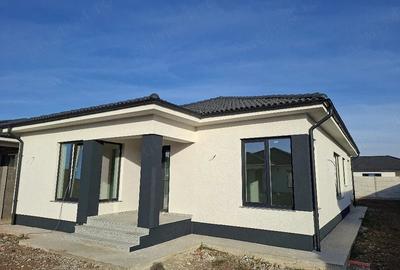 Casă cu 3 camere cu Teren 500 Mp în Sântandrei