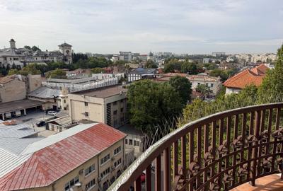 Apartament cu 4 camere în P-ța Unirii