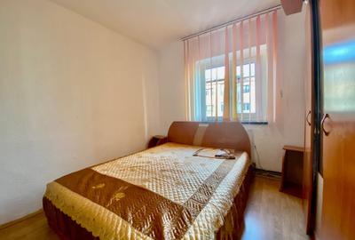 Apartament cu 3 camere decomandat în Micro 12 - 3