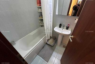 Apartament cu 2 camere decomandat în Titan
