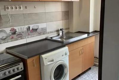 Garsonieră decomandată în Nicolina
