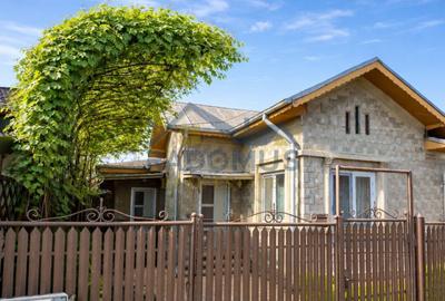 Casă individuală cu 5 camere cu Canalizare în Dorobanțul - 1