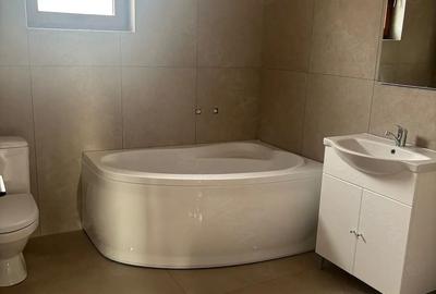 Casă cu 3 camere cu Teren 468 Mp în Sânmihaiu Român