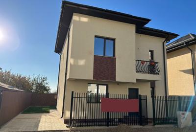 Casă individuală cu 4 camere cu Teren 200 Mp în Alexandriei