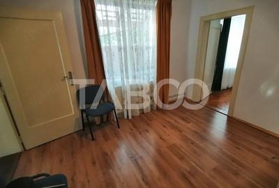 Casă cu 3 camere cu Teren 452 Mp în Central