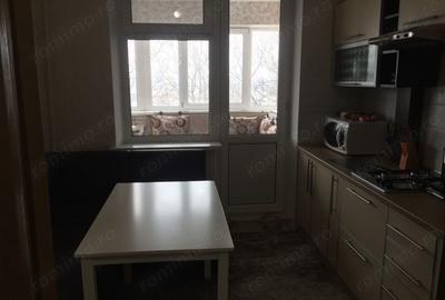 Apartament cu 3 camere decomandat în Badea Cârțan - 2