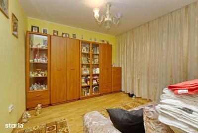 Apartament cu 3 camere decomandat în Mazepa 2