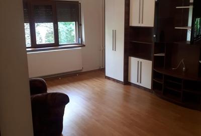 Apartament cu 2 camere decomandat în