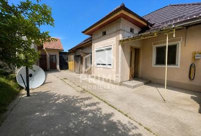 Casă cu 4 camere cu Canalizare în Central