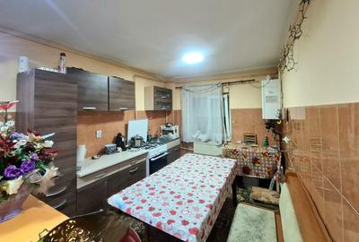 Apartament cu 4 camere decomandat, mobilat în Central - 1