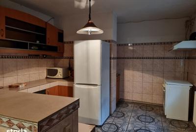 Apartament cu 4 camere decomandat în Micro 3 - 8