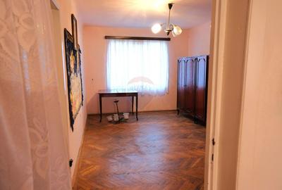 Casă individuală cu 4 camere cu Canalizare în Central - 22