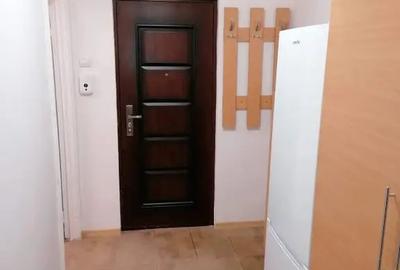Garsonieră decomandată în Apărătorii Patriei