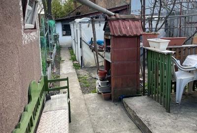 Casă cu 2 camere în Central
