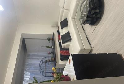 Apartament cu 3 camere semidecomandat în Central