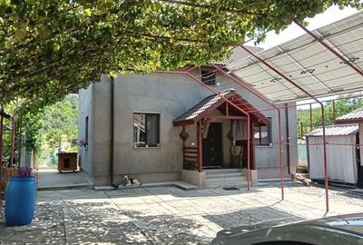 Casă cu 4 camere în Budești - 8
