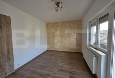Apartament cu 3 camere decomandat în Micro 16