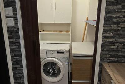 Apartament cu 3 camere decomandat în Exterior Vest