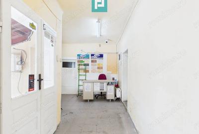 Spațiu comercial, de 110 mp, în Central - 4