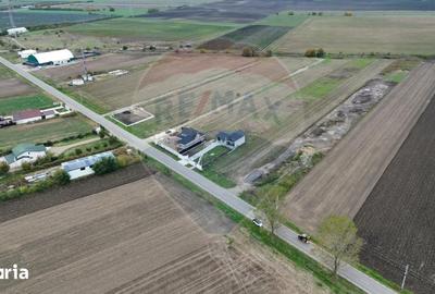Teren de 10869 mp, în Vânători