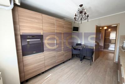Apartament cu 4 camere decomandat, mobilat în P-ța Victoriei