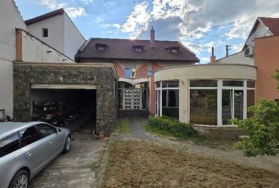 Casă cu 4 camere cu Teren 400 Mp în Elisabetin