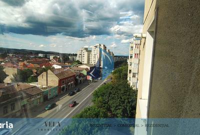 Apartament cu 2 camere nedecomandat în 22 Decembrie 1989
