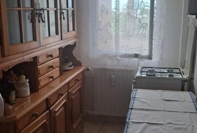 Garsonieră decomandată în Titan - 2