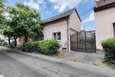 Duplex cu 6 camere cu Canalizare în 1 Decembrie 1918 - 31