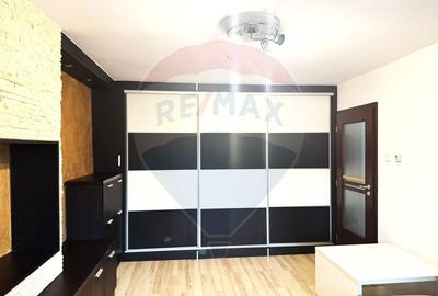 Apartament cu 3 camere decomandat, mobilat în Central - 1