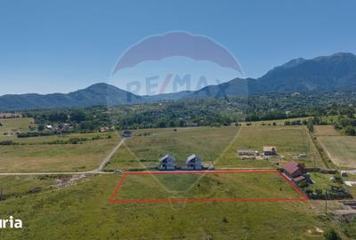 Teren de 2700 mp, în Central